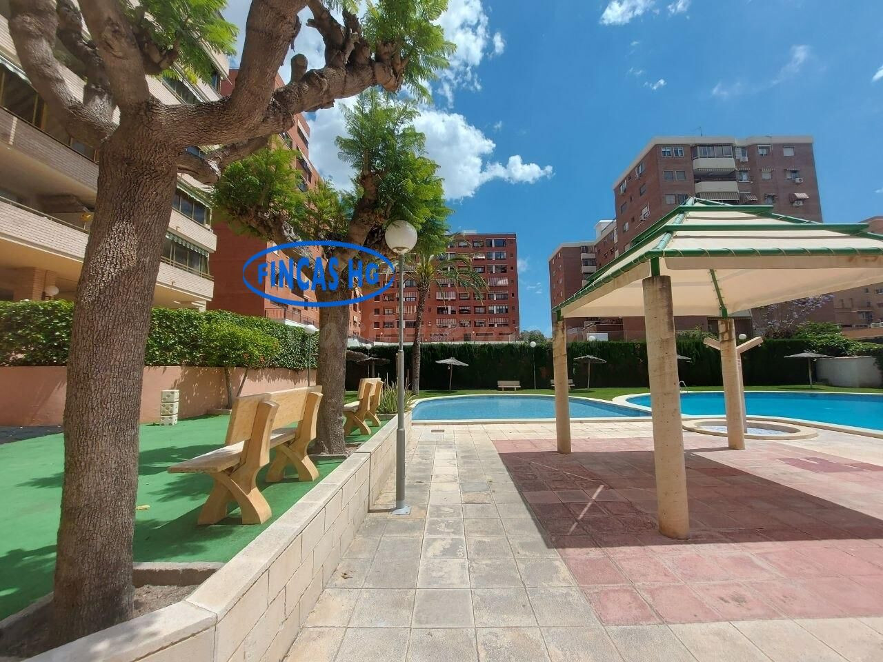 Piso con terraza, garaje opcional y urbanización completa en - foto 2