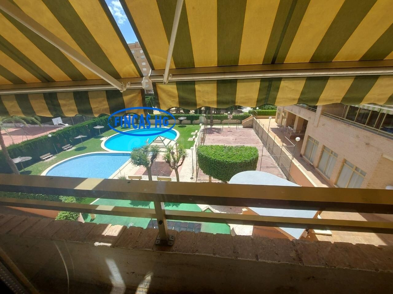 Piso con terraza, garaje opcional y urbanización completa en - foto 4