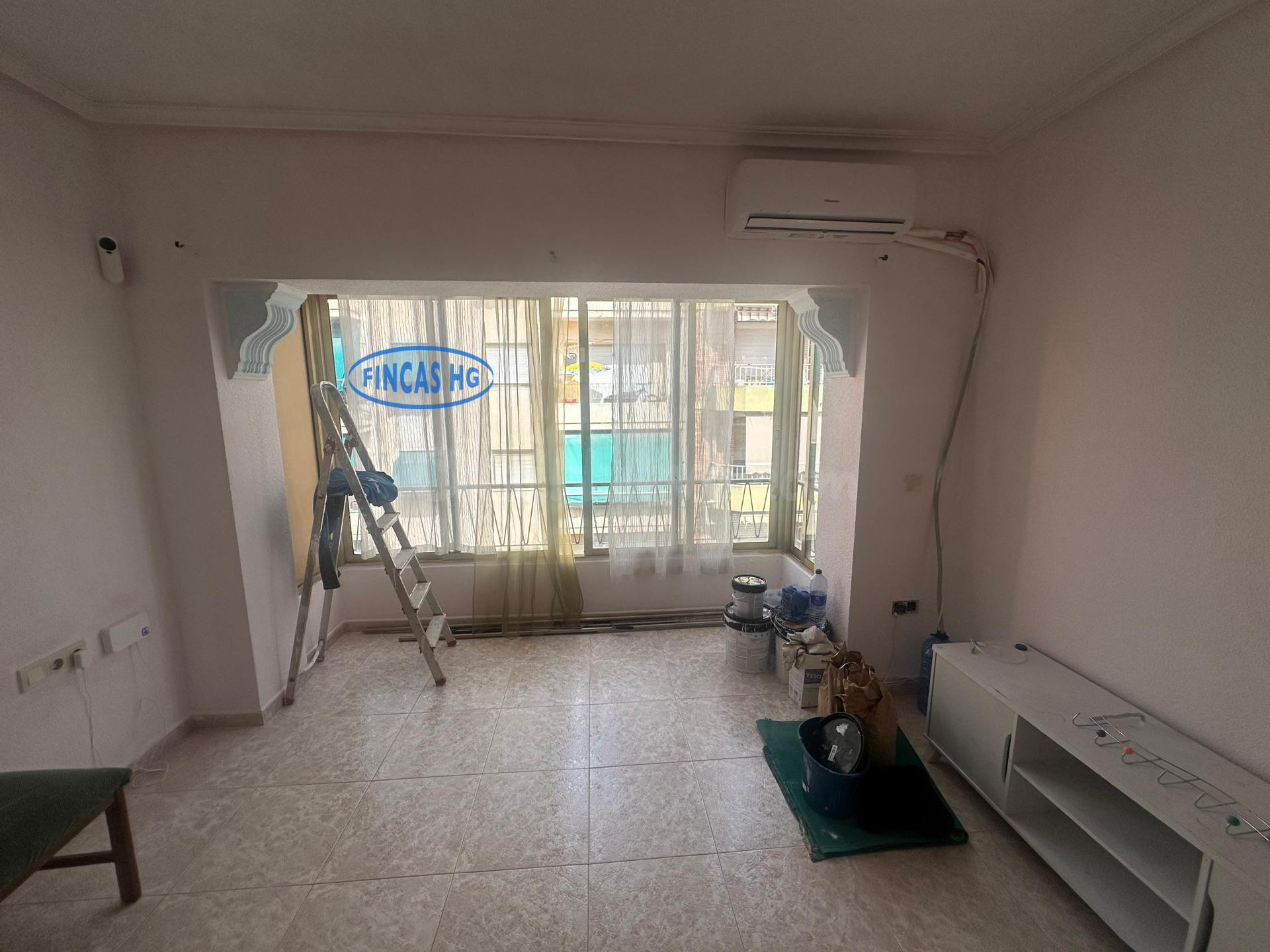 Piso luminoso en Carolinas Altas, con todos los servicios a  - foto 5