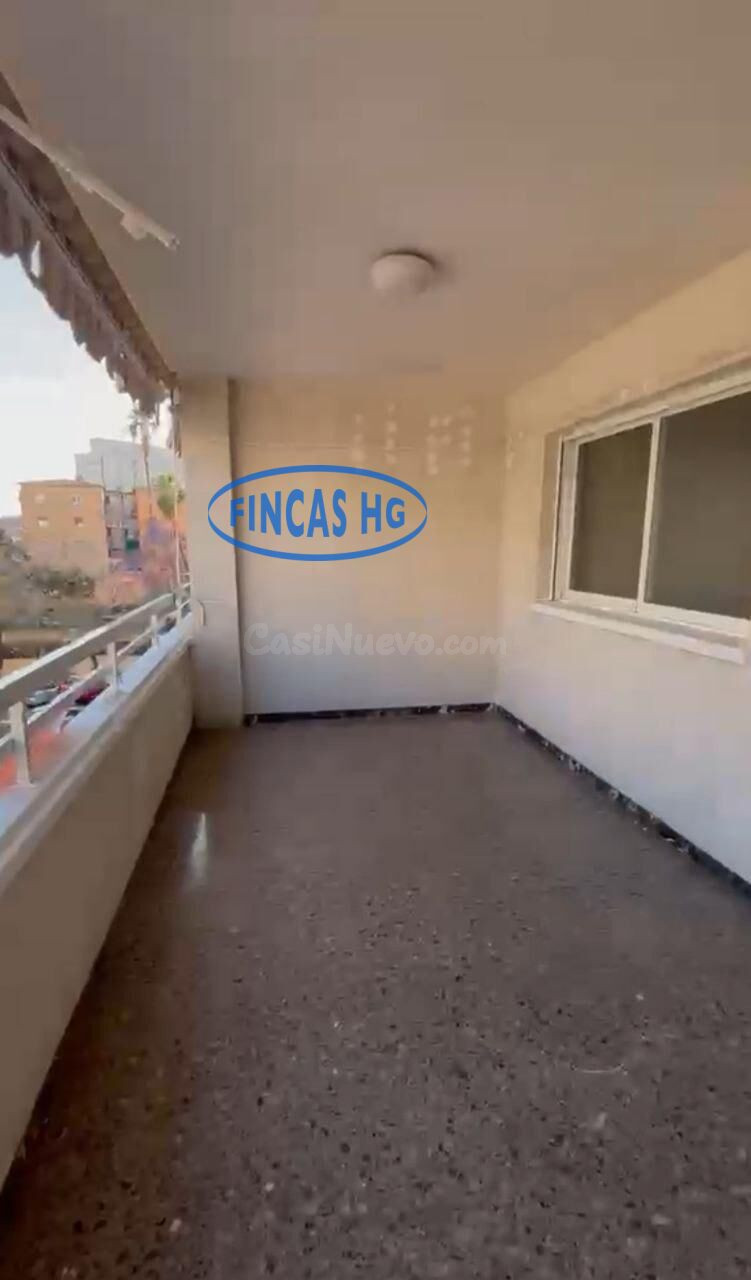 Amplio piso de tres dormitorios, dos baños con piscina y ter - foto 5