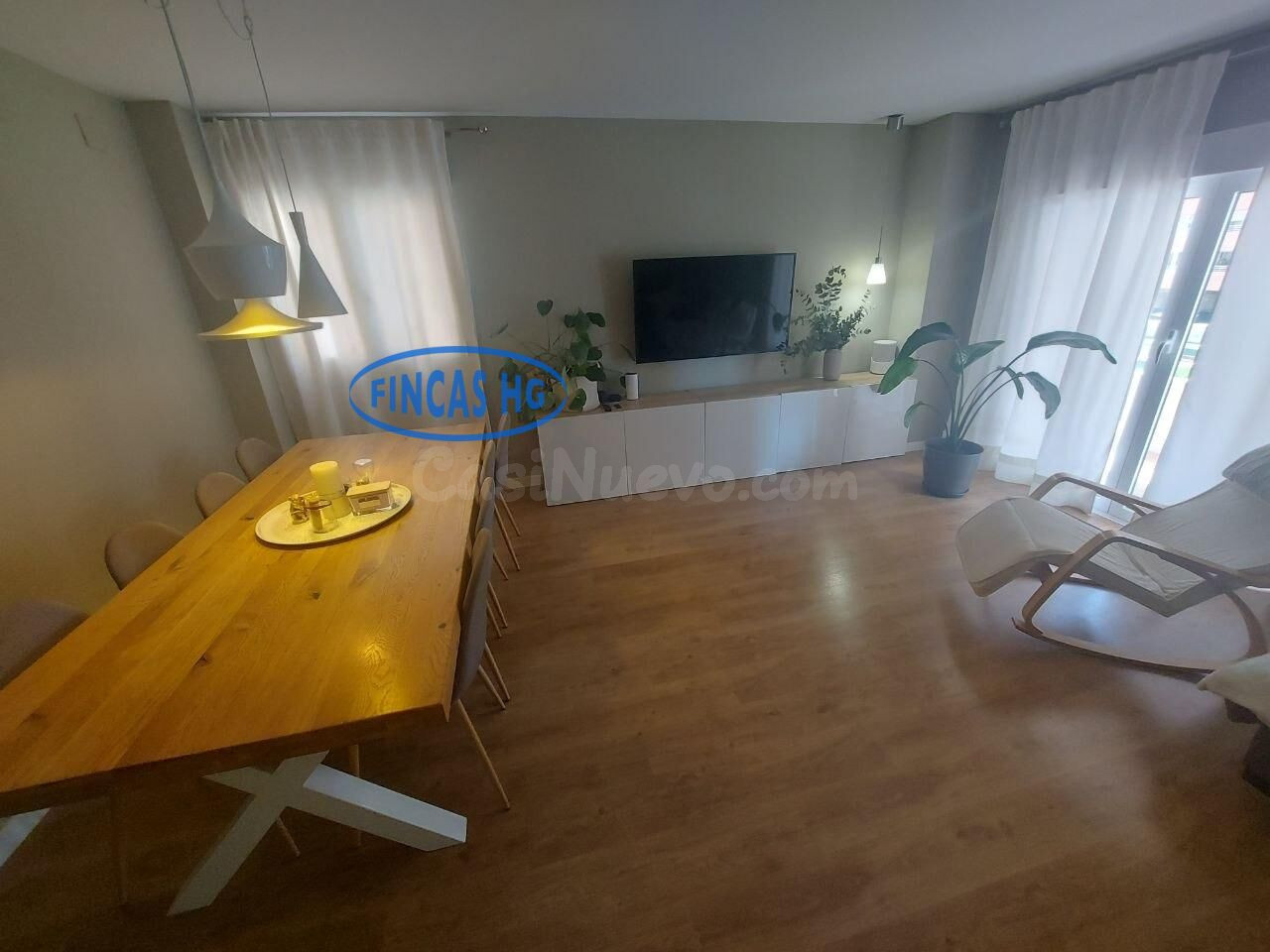 Amplia vivienda de VPO con reforma de lujo, garaje, piscina  - foto 3
