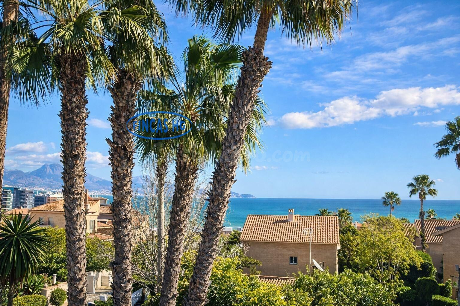 Excelente chalet adosado en Cabo de las Huertas cerca del ma
