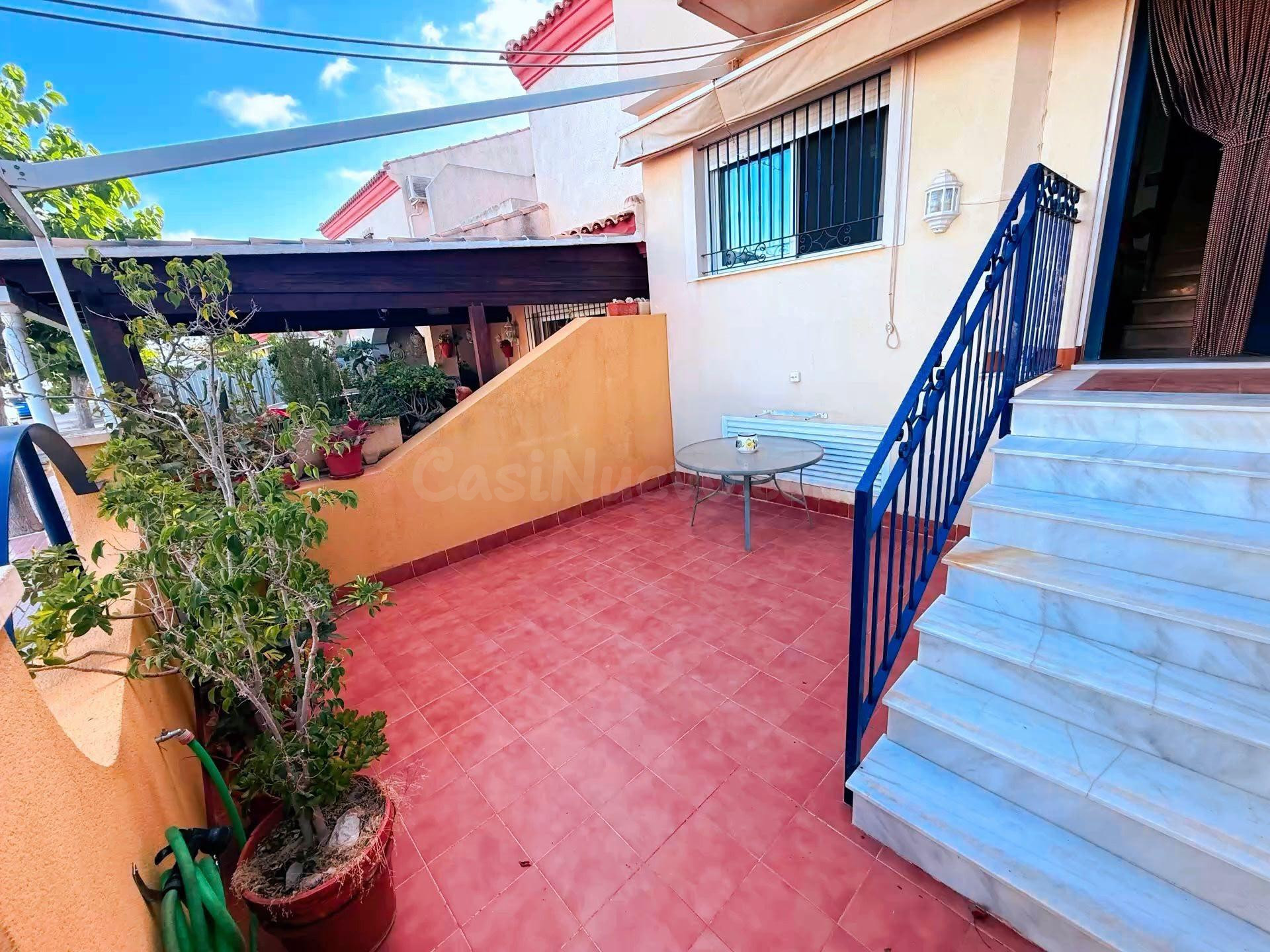 Adosado de 4 dormitorios en Los Alcázares con garaje para 2  - foto 5