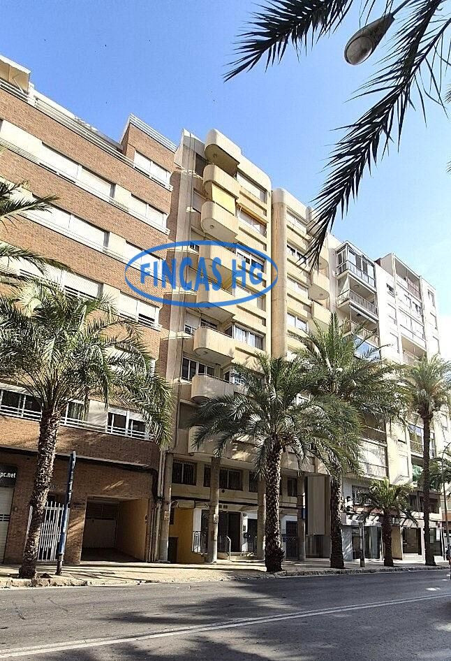 Inmueble exclusivo junto al centro de Alicante – 572 m2 con múltiples posibilidades.