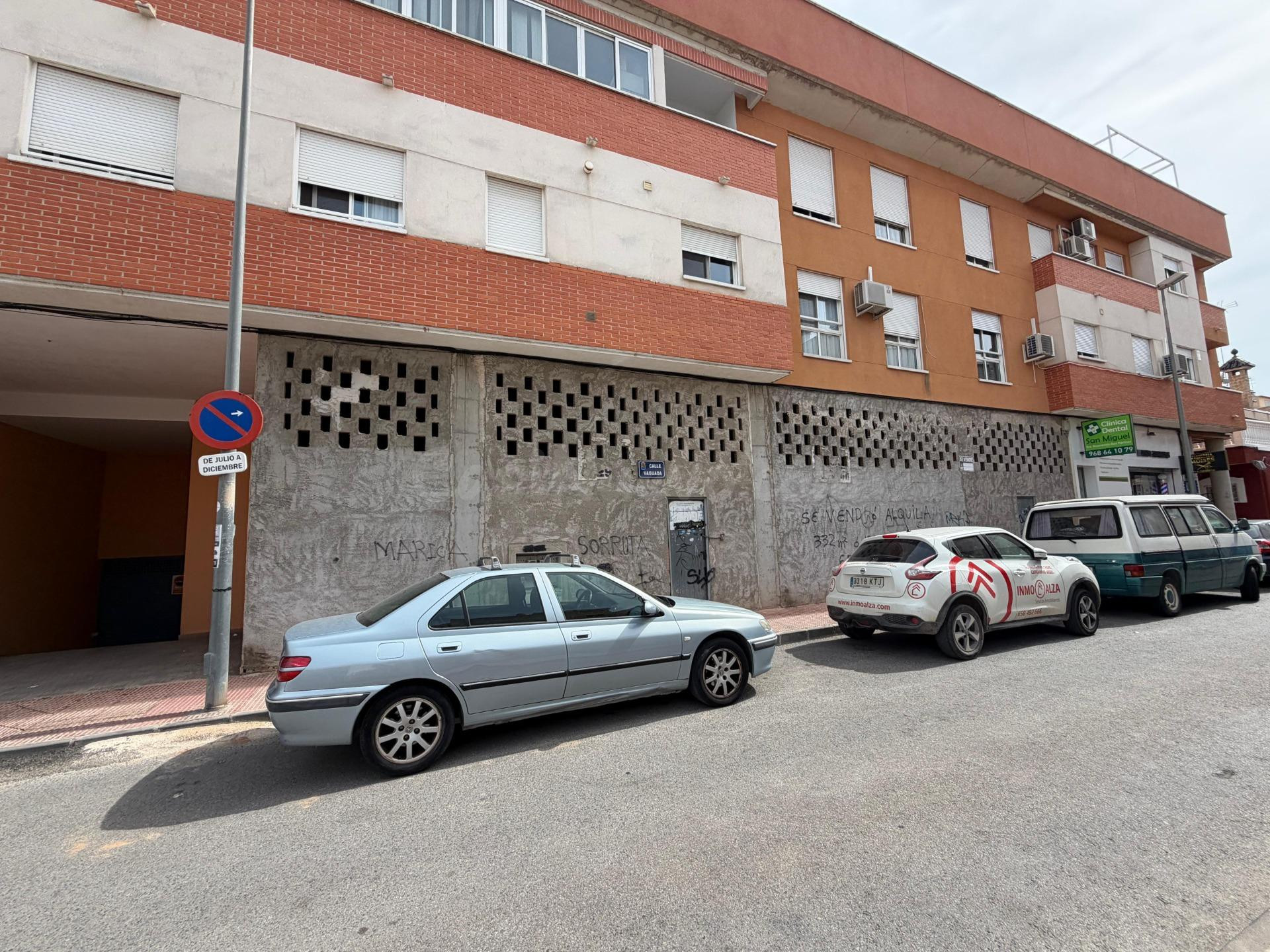 Se vende bajo comercial en Molina de Segura