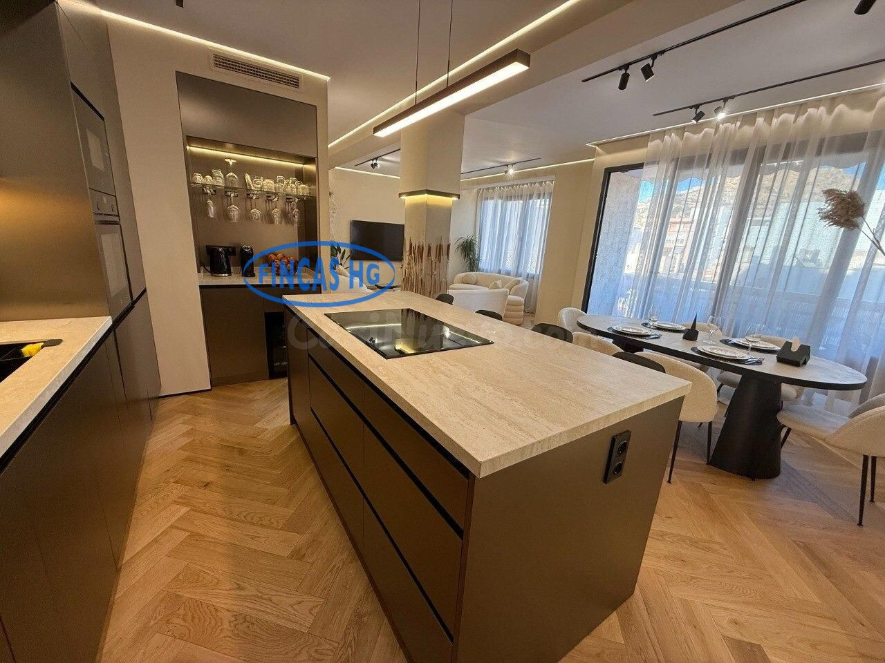 Exclusiva y muy amplia vivienda reformada en pleno centro ju - foto 3
