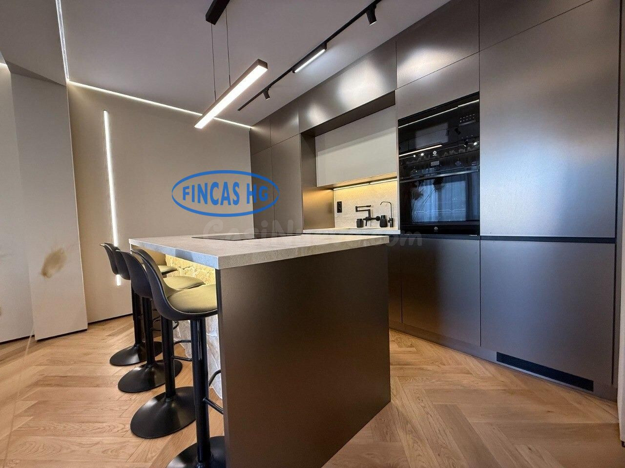 Exclusiva y muy amplia vivienda reformada en pleno centro ju - foto 4
