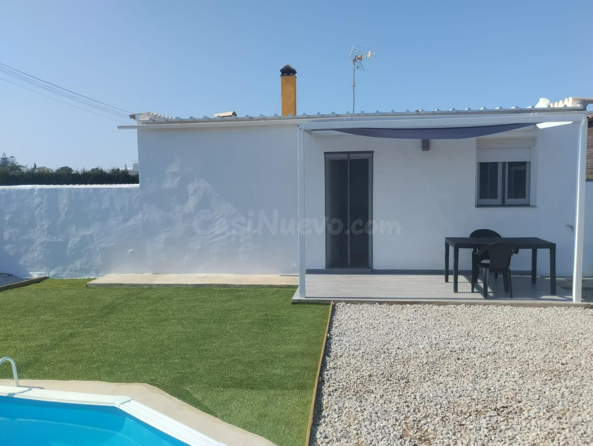 SOLO TEMPORADA ESCOLAR Coqueta casa en Conil con piscina - foto 2
