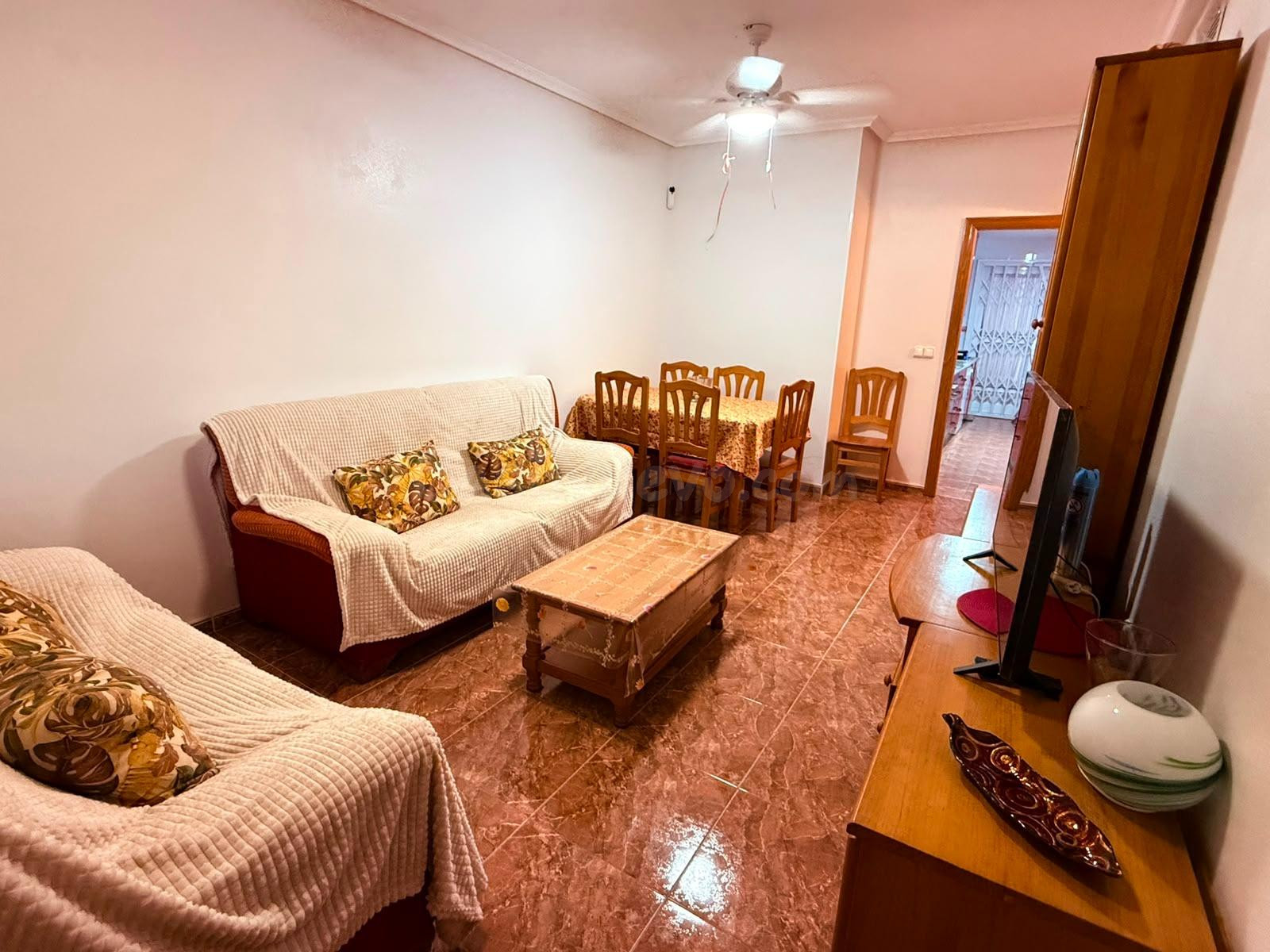 ALQUILER DE HERMOSA CASA EN SANTIAGO DE LA RIBERA - foto 2