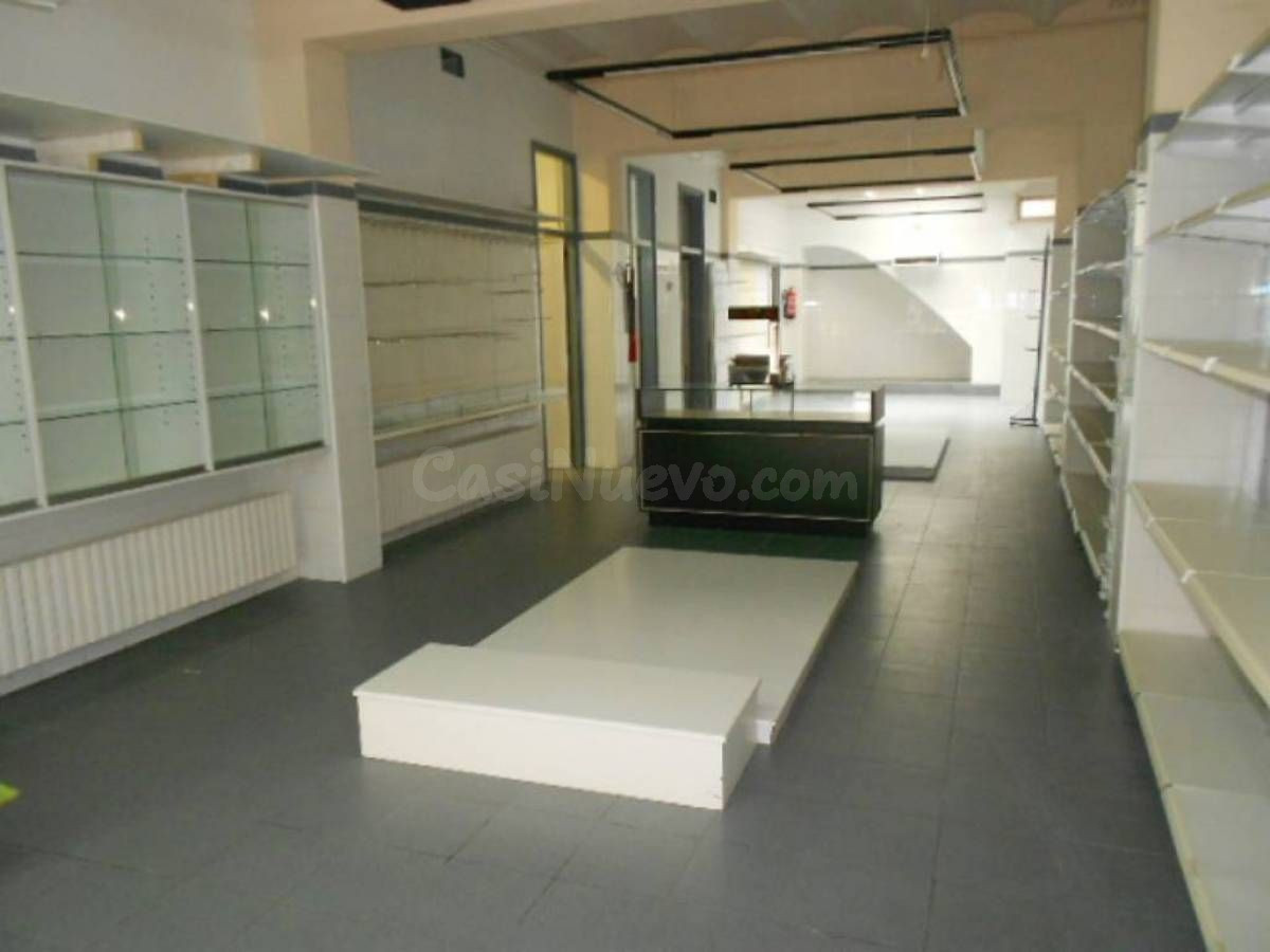 CASA CON LOCAL EN VENTA