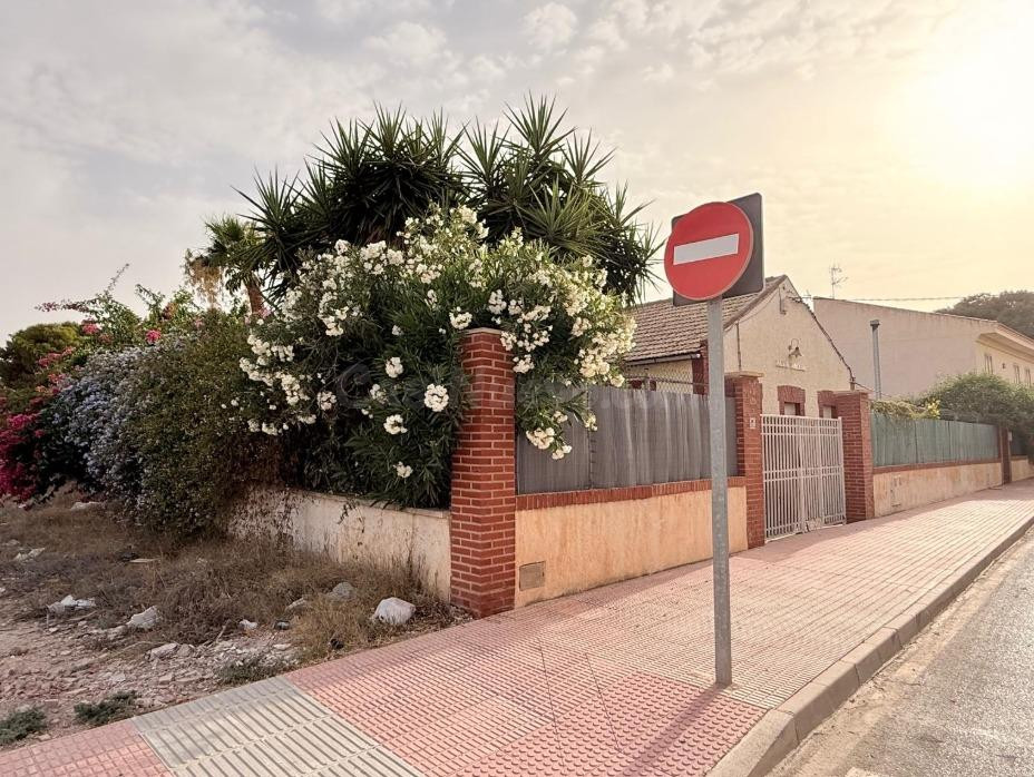 TERRENO URBANO CON CASA EN LOS ALCAZARES - foto 3