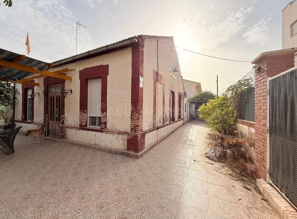 TERRENO URBANO CON CASA EN LOS ALCAZARES - foto 5