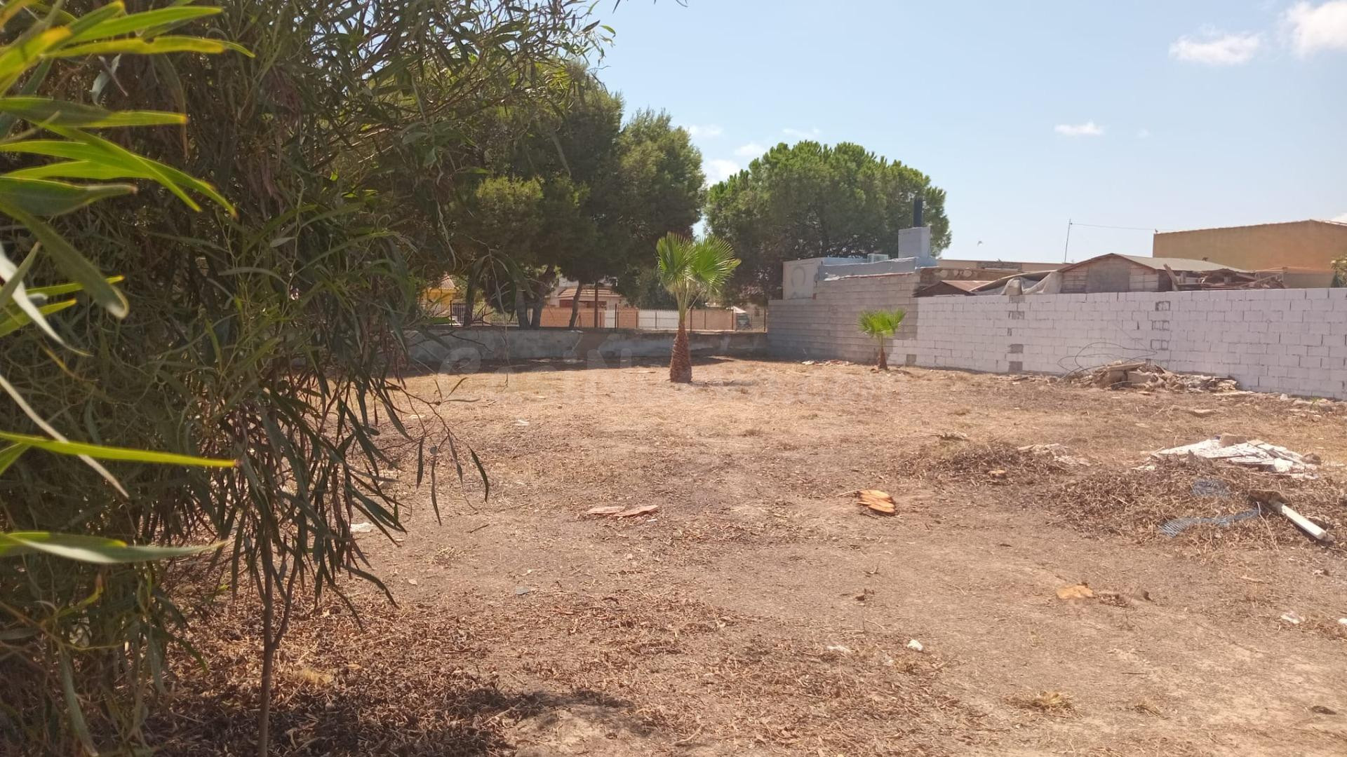 Oportunidad única en Bahía Bella: terreno urbanizable en exc - foto 4