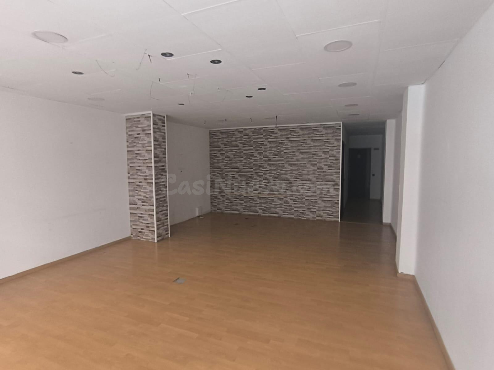 LOCAL COMERCIAL EN ALQUILER - foto 4