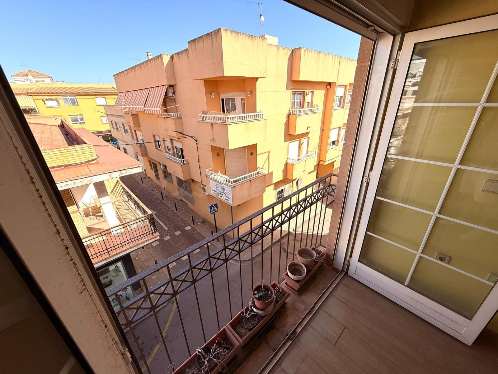 GRAN VIVIENDA CON TERRAZA Y SOLÁRIUM EN EL CENTRO DE SAN PEDRO DEL PINATAR