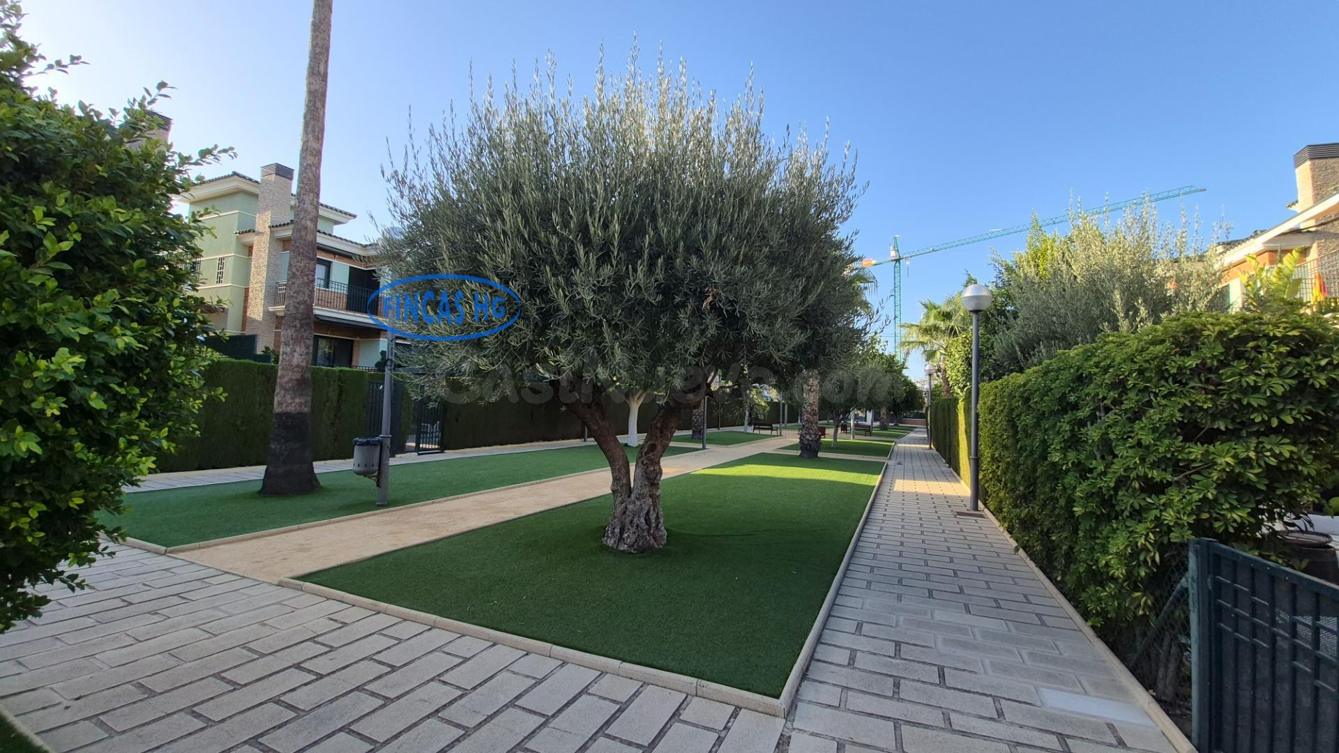 Chalet pareado en La Almajada – una de las zonas más demanda - foto 2