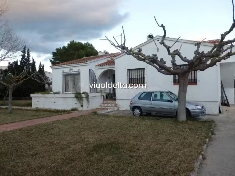 Chalet de 90 m2 con 4 habitaciones y parcela de 1.450 m2 - foto 2