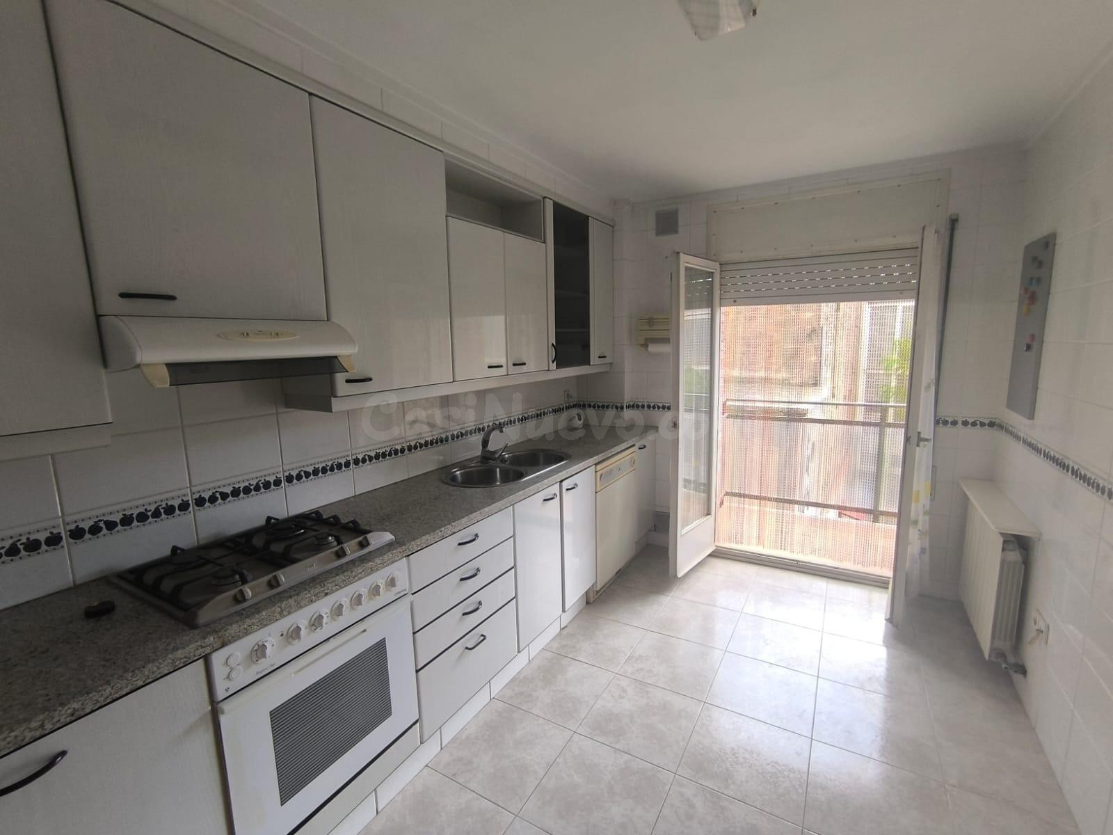 PISO EN VENTA CON PARQUING Y TRASTERO OPCIONAL - foto 2