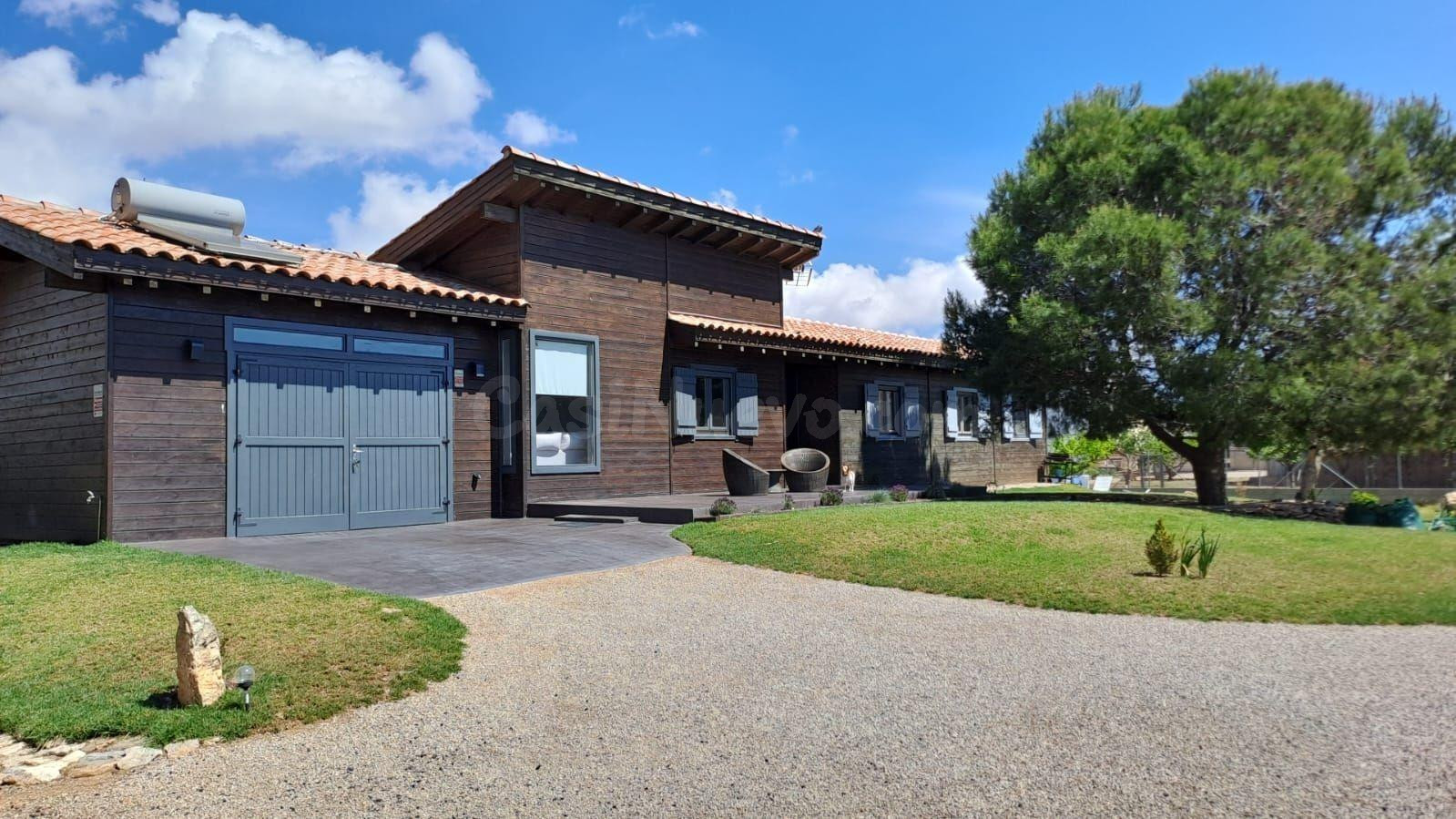 CHALET CON ENCANTO, LUZ Y NATURALEZA EN DELTEBRE - foto 2