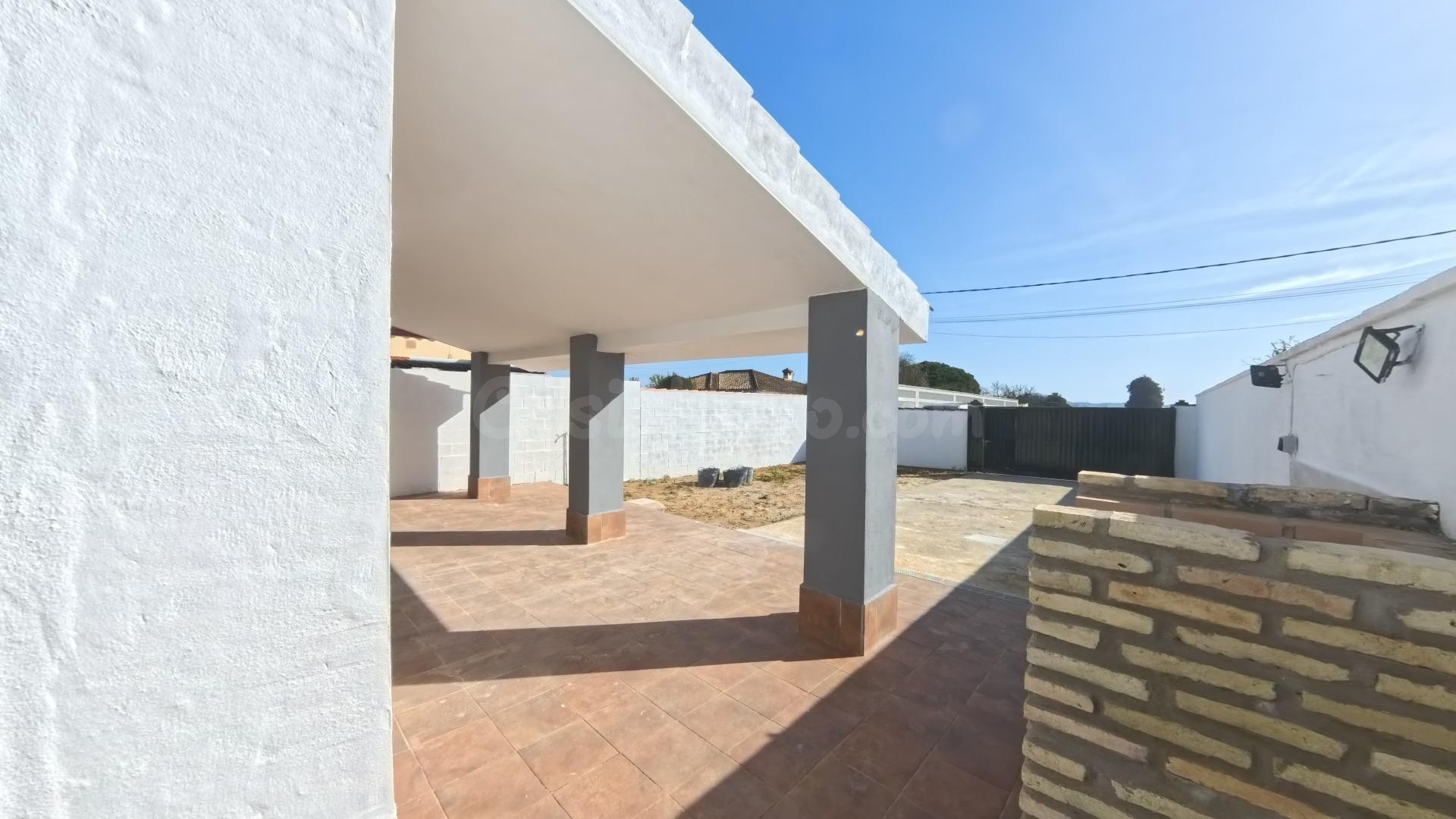 CHALET NO HIPOTECABLE EN PAGO DEL HUMO – CHICLANA | 4 DORMIT - foto 4