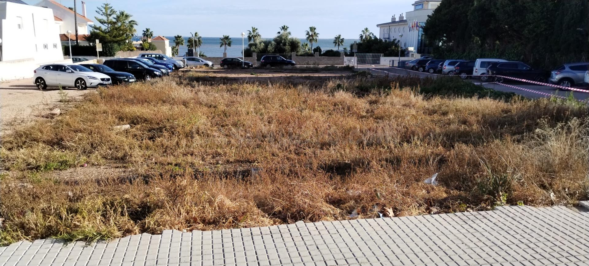 Venta de solares urbanos de 500 m2 en segunda linea de mar - foto 3