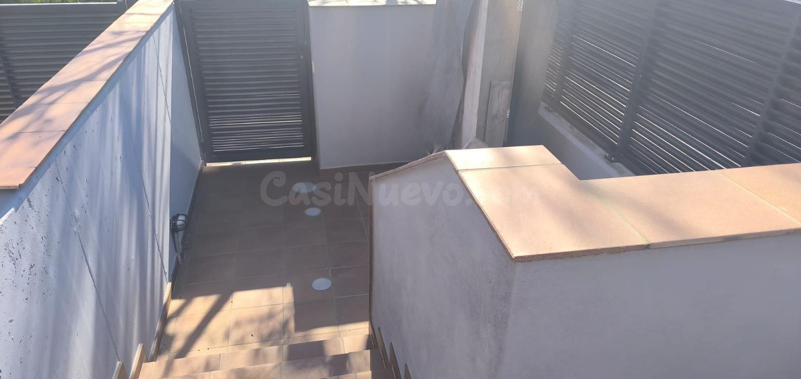 CASA OBRA NUEVA A TRES VIENTOS CON JARDIN Y 2 TERRAZAS. - foto 5