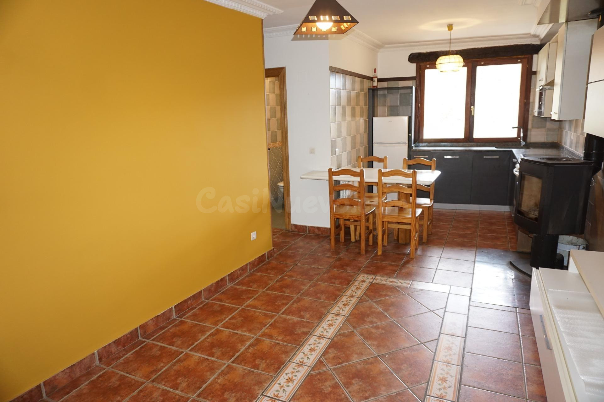OPORTUNIDAD,  BONITA CASA DE PIEDRA ADOSADA EN EL CONDADO DE - foto 3