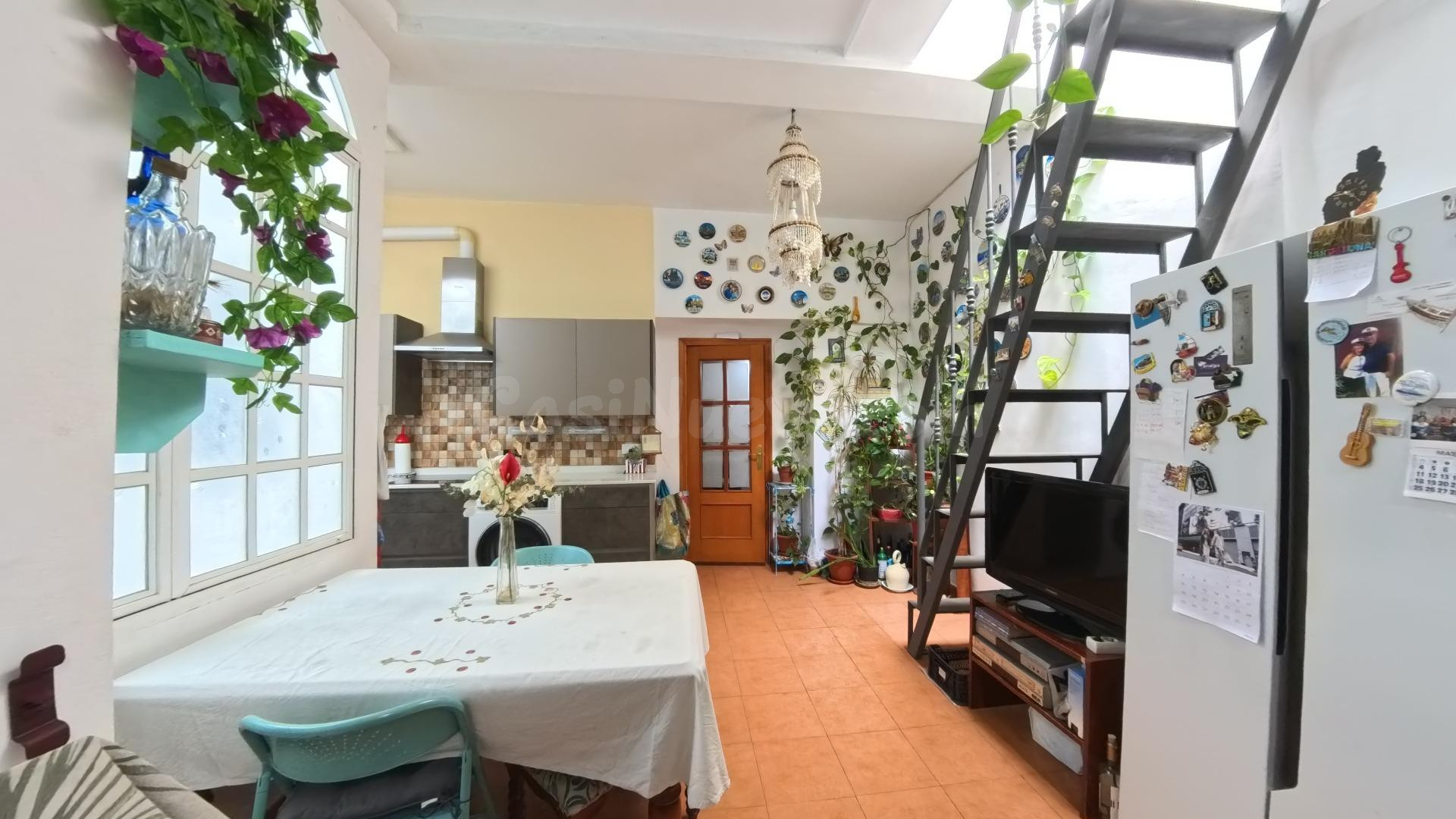 ¡Oportunidad! Vivienda de 158 m2 con azotea privada en pleno - foto 2