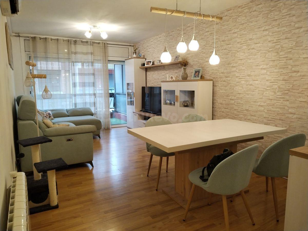 Piso de 96 m2 con suite, vestidor y terraza. Listo para entr