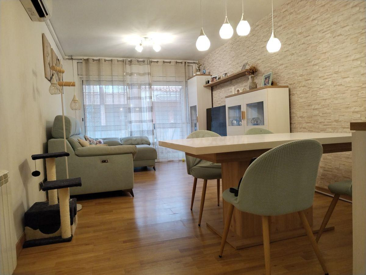 Piso de 96 m2 con suite, vestidor y terraza. Listo para entr - foto 2