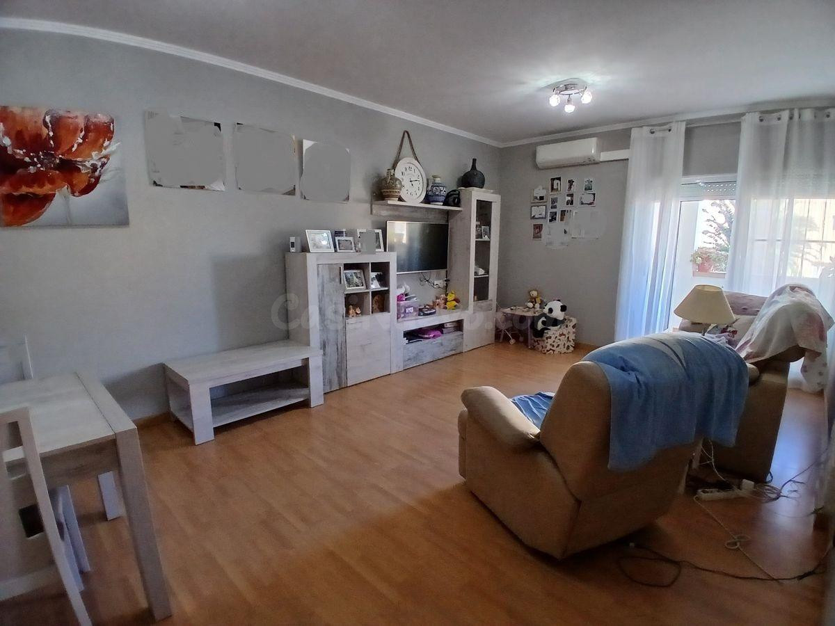 Amplio piso listo para entrar a vivir con terraza y piscina - foto 3