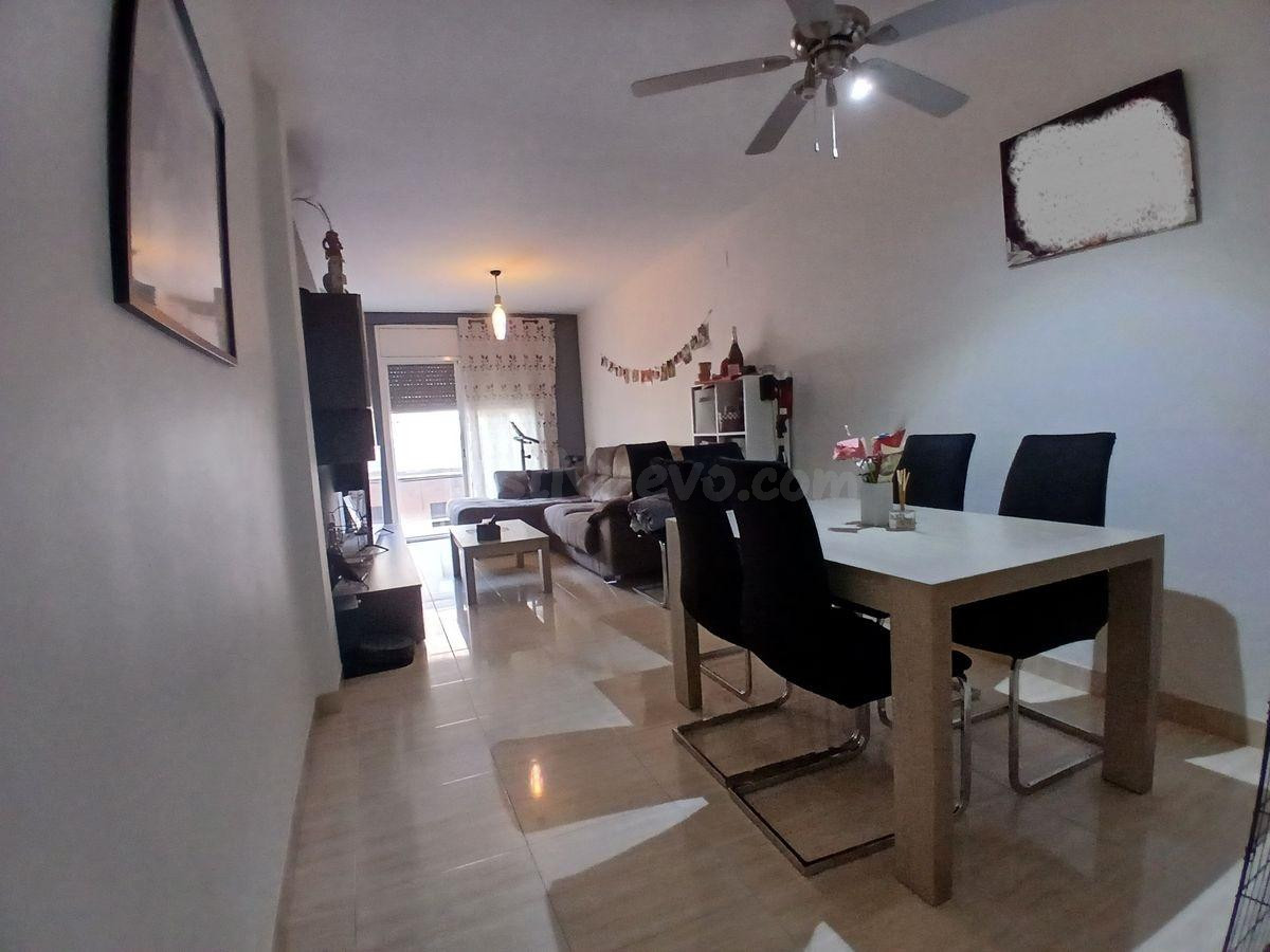 Piso muy céntrico con 2 habitaciones y terraza