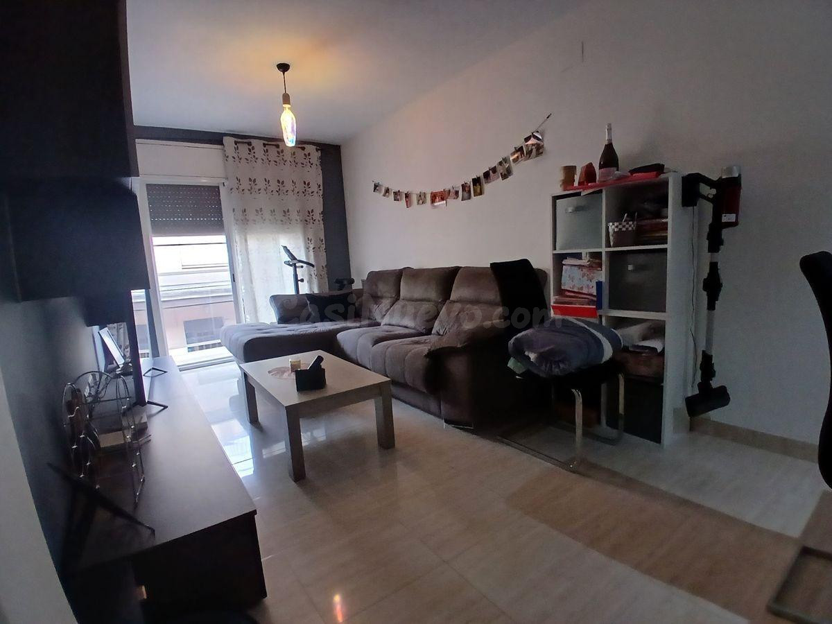 Piso muy céntrico con 2 habitaciones y terraza - foto 2