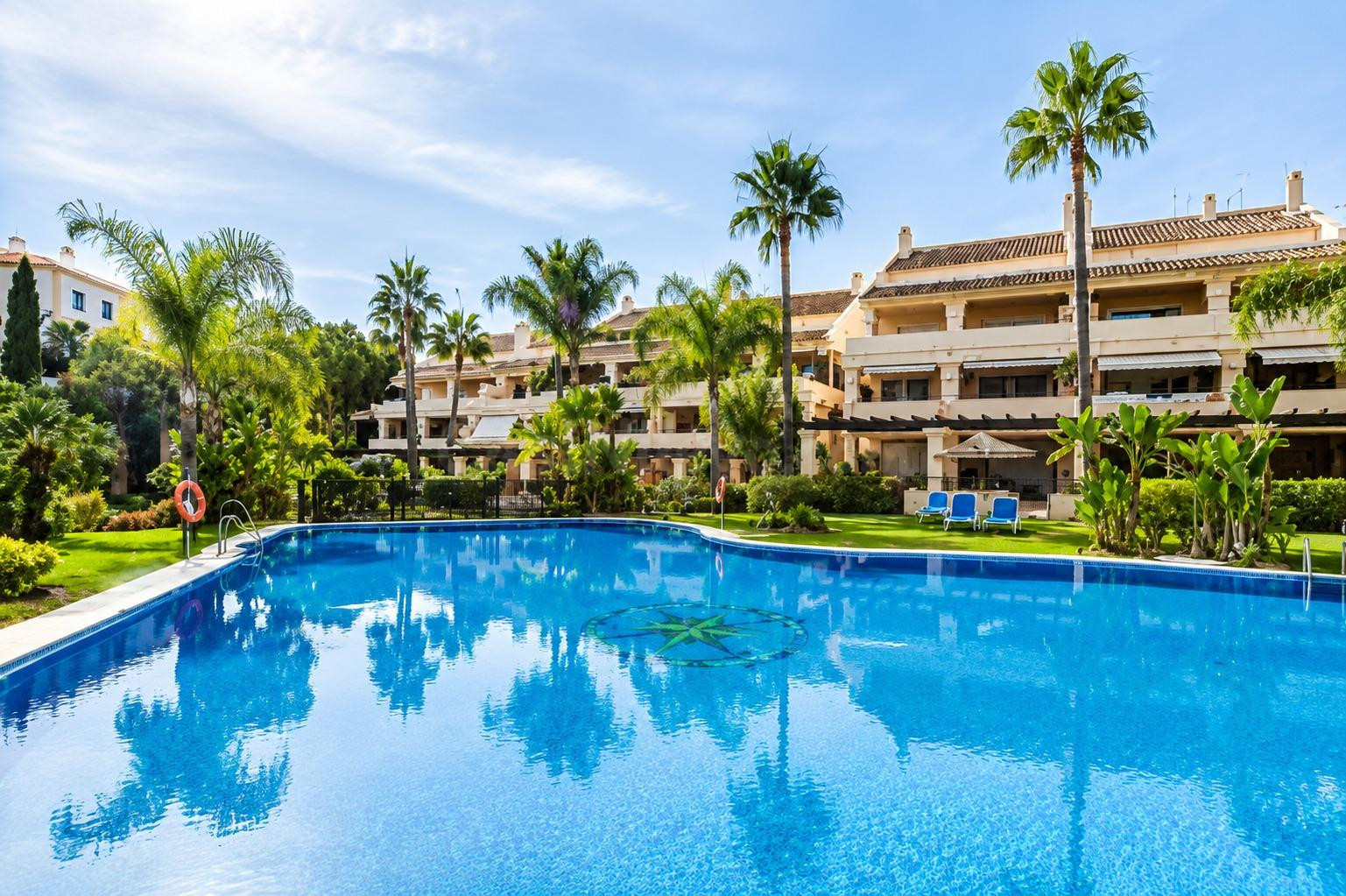 Exclusivo apartamento de lujo con vistas al mar en Marbella