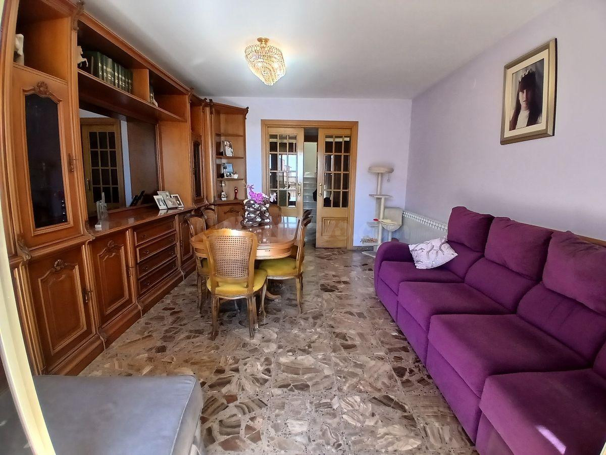 En venta 2 casas independientes, con altillo y almacén