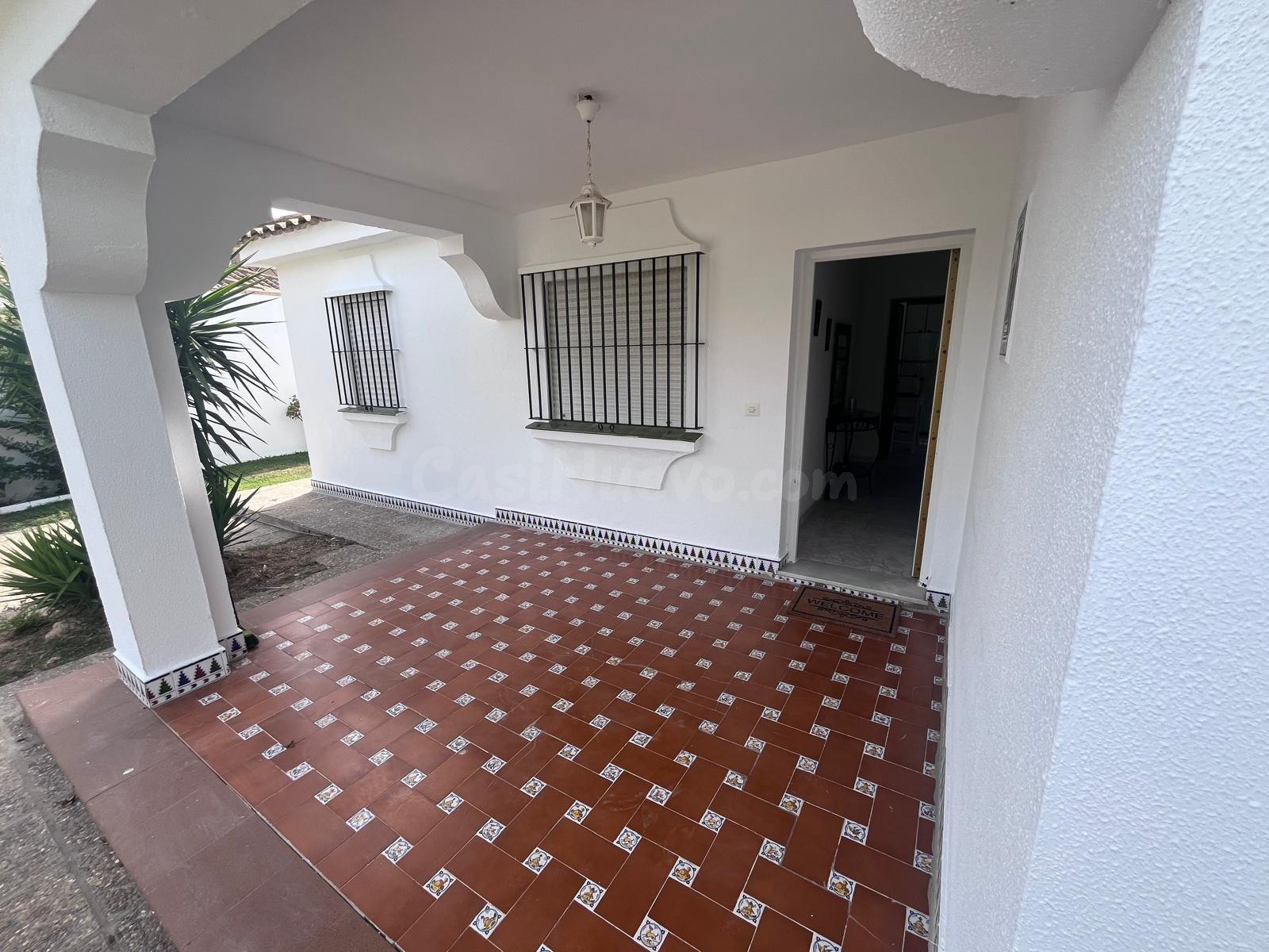 Chalet URBANO independiente con amplia parcela a solo 5 minu - foto 2