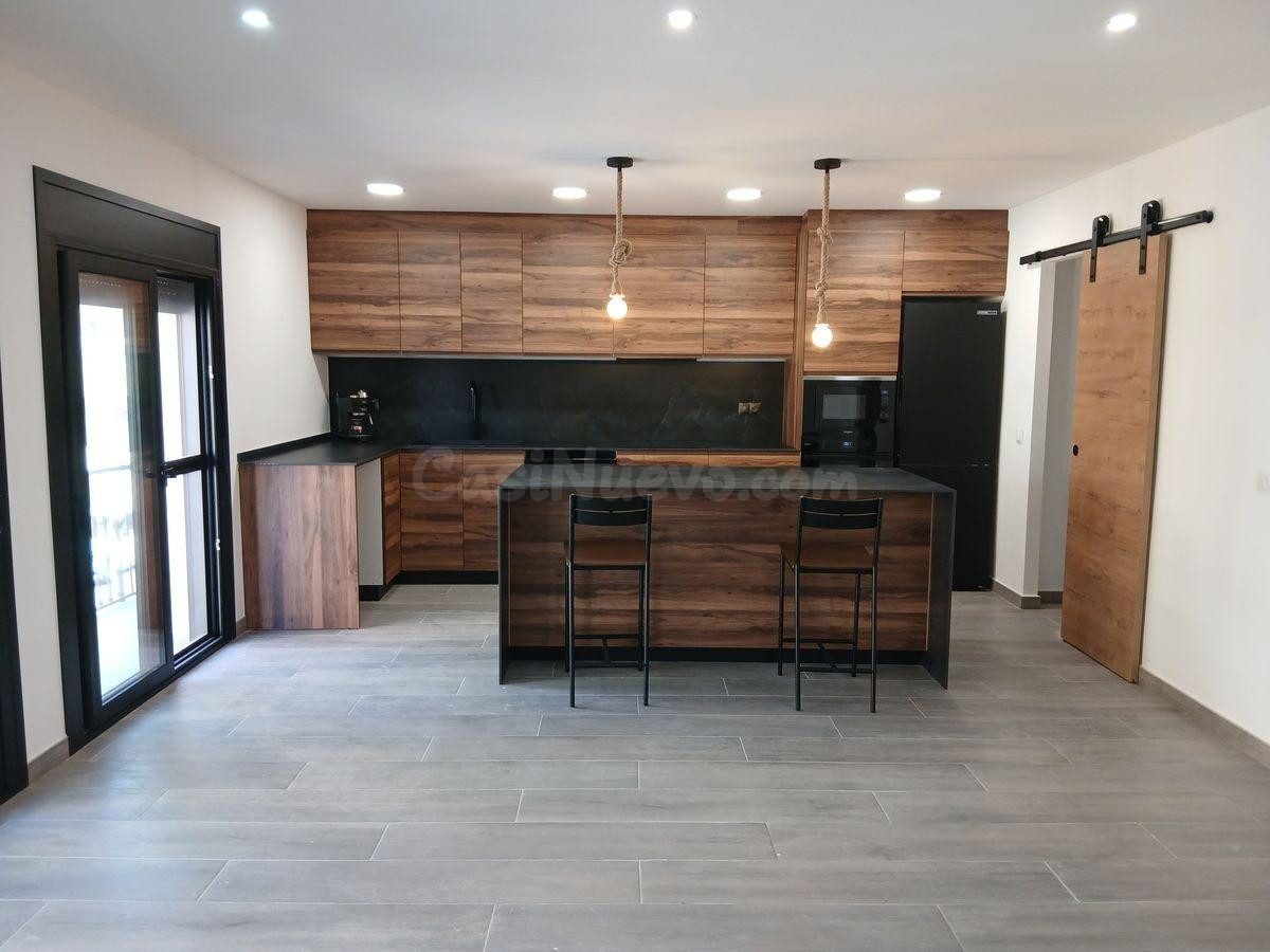 ¡Espectacular piso con 3 habitaciones totalmente reformado!