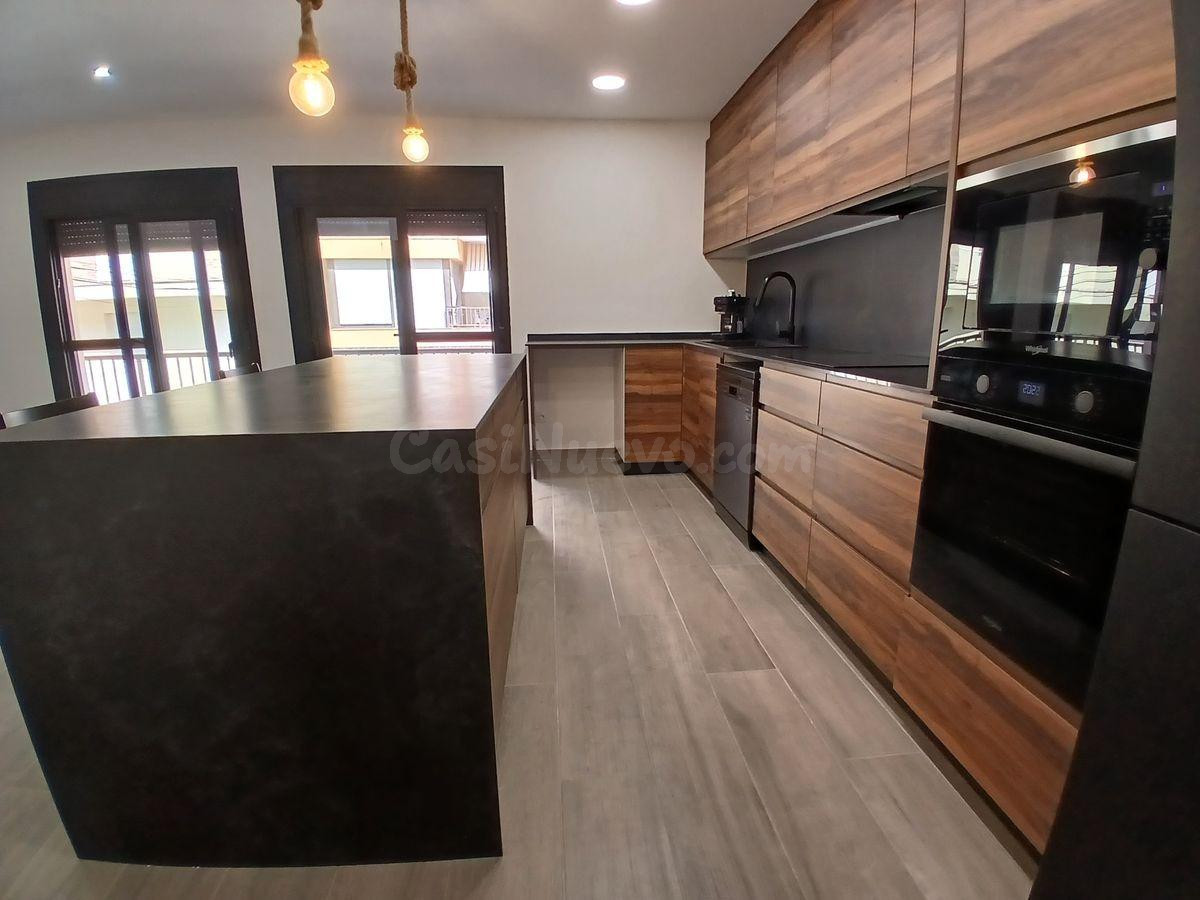 ¡Espectacular piso con 3 habitaciones totalmente reformado! - foto 4