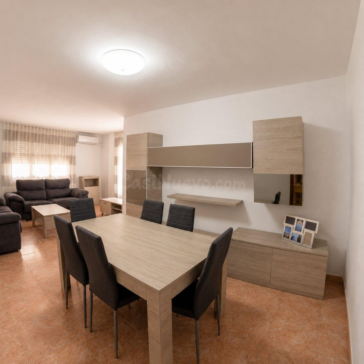 Piso amueblado de 3 habitaciones con dos terrazas y trastero