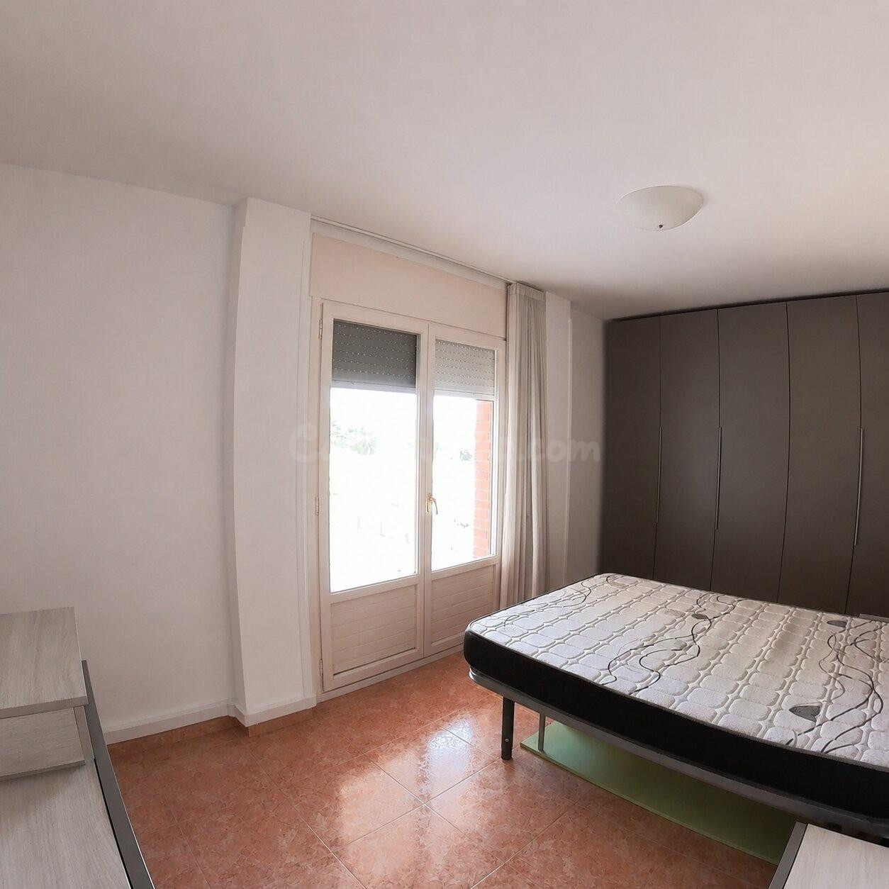 Piso amueblado de 3 habitaciones con dos terrazas y trastero - foto 5