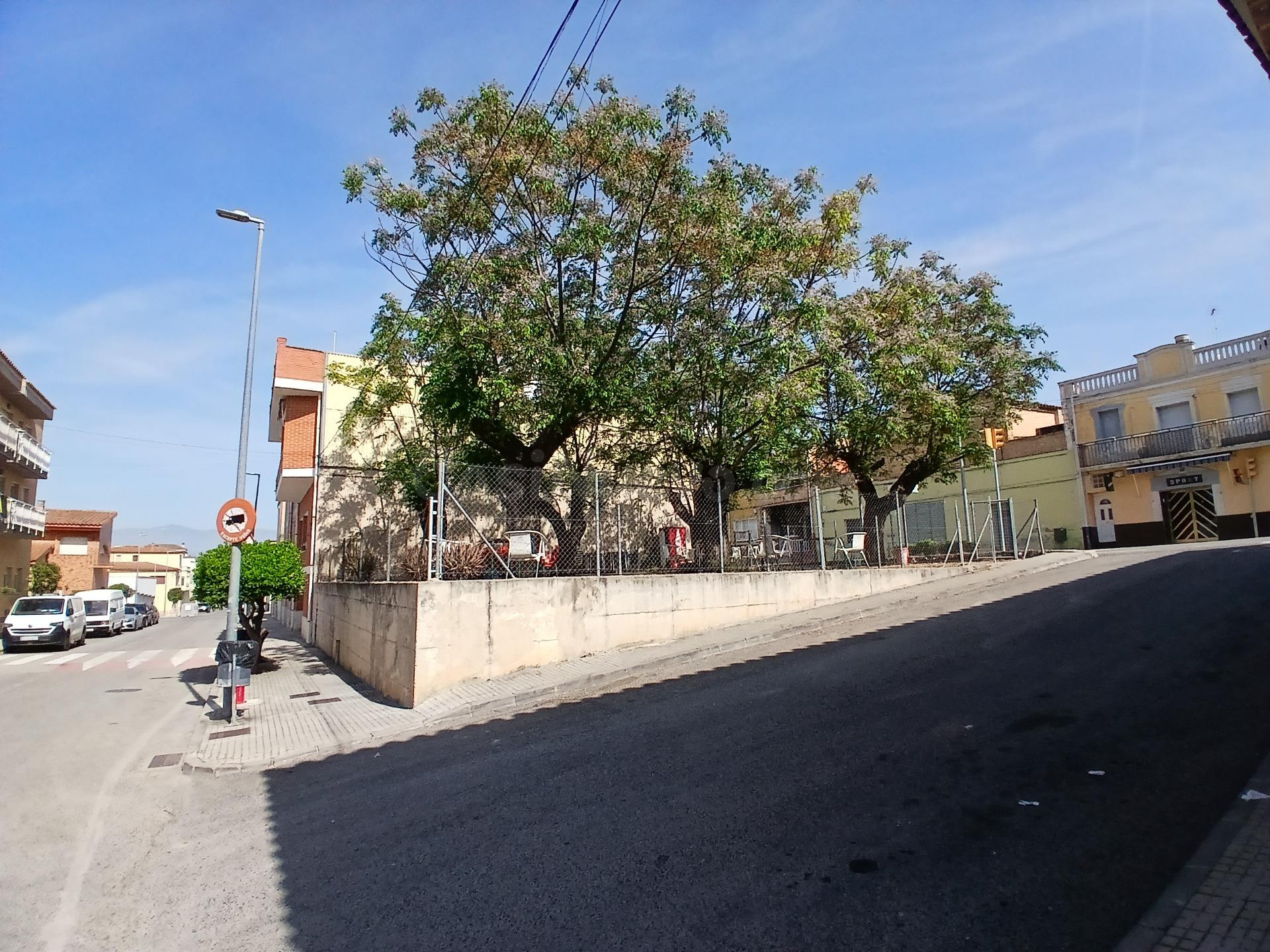 Solar urbano de 238 m2 en Masdenverge - foto 2