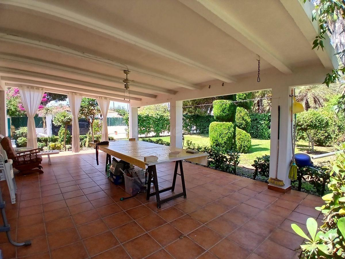 Chalet de 50 m2 con jardín de 350 m2 a solo 150 metros de la - foto 5