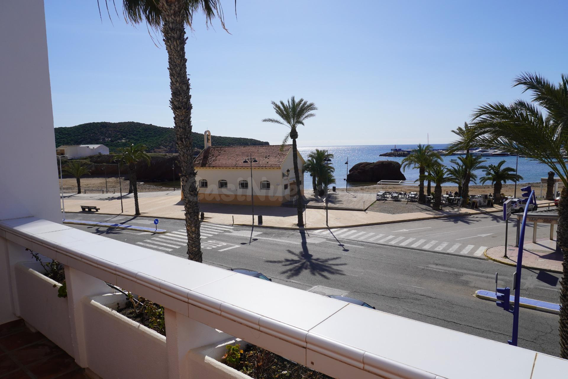 Piso en Residencial Puerto Bahía con piscina y parking
