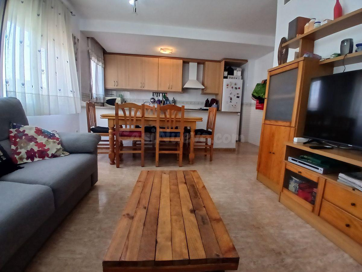 Planta baja con 3 habitaciones, 2 baños y patio - foto 2