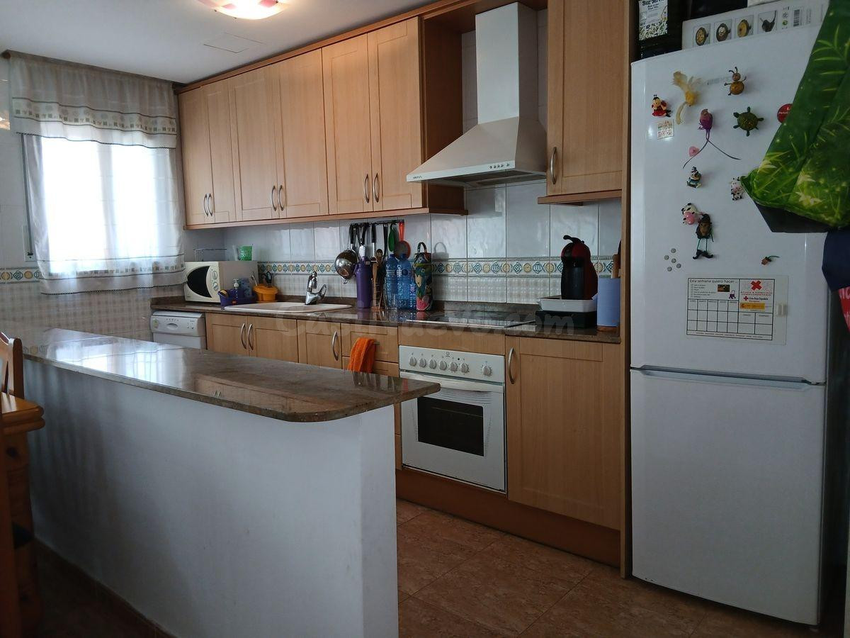 Planta baja con 3 habitaciones, 2 baños y patio - foto 4
