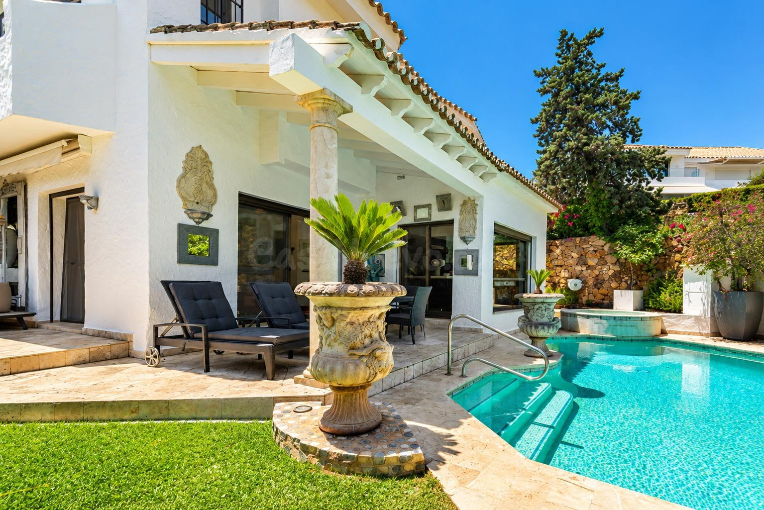 Exclusiva villa pareada con piscina privada en la Milla de O - foto 5
