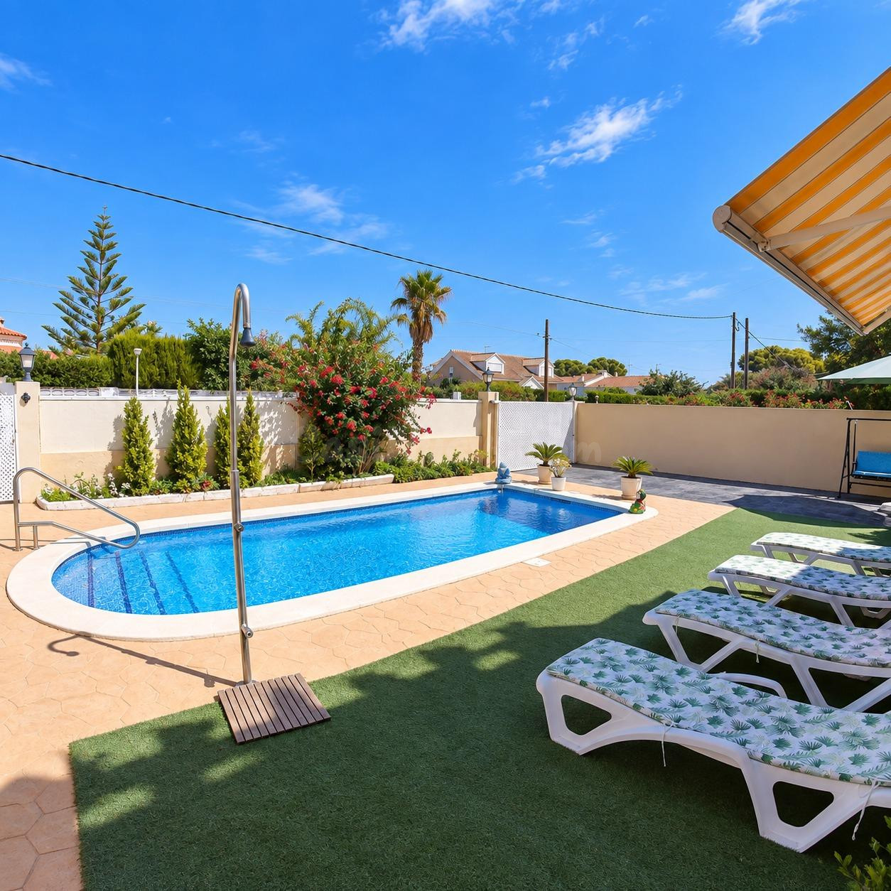 Chalet con piscina y amplias terrazas en Tres Calas – L’Amet - foto 2