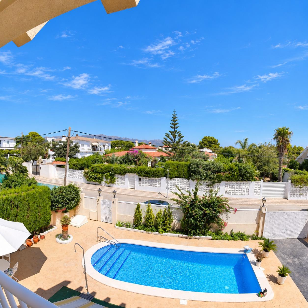 Chalet con piscina y amplias terrazas en Tres Calas – L’Amet - foto 3