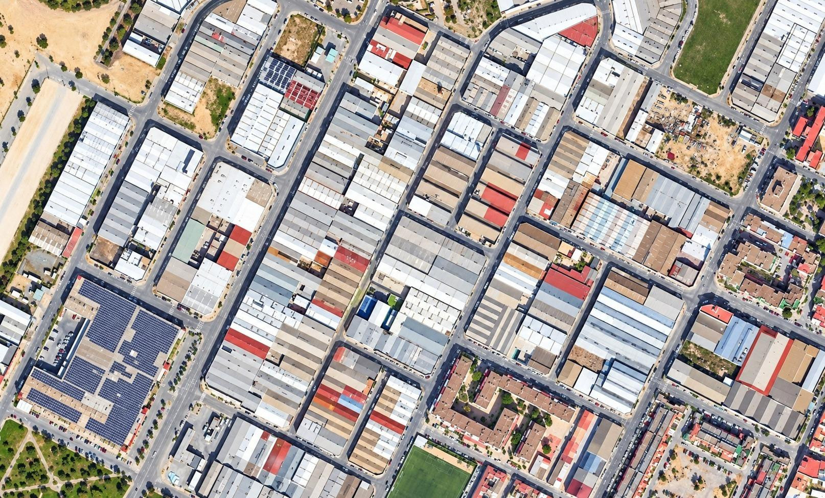 PARCELA INDUSTRIAL DE 1.200 M2 EN ALQUILER – POLÍGONO EL TORNO