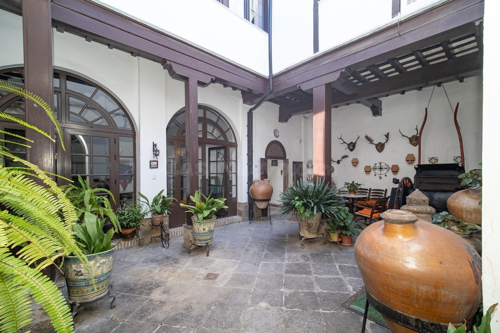 CASA SEÑORIAL EN EL CENTRO DE SANLUCAR!!! - foto 2